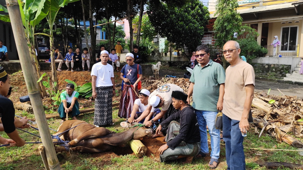 https://nragrup.co.id/islampedia/tata-cara-sembelih-idul-adha-sesuai-syariat-islam/