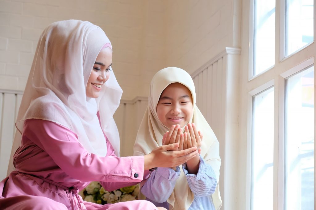 https://nragrup.co.id/islampedia/dampak-durhaka-kepada-orang-tua-dan-pentingnya-bakti-anak/